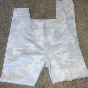 Lululemon Wunder under leggings